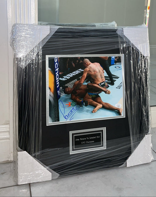 Alex Pereira Autographed Framed UFC Photo – JSA Authenticated